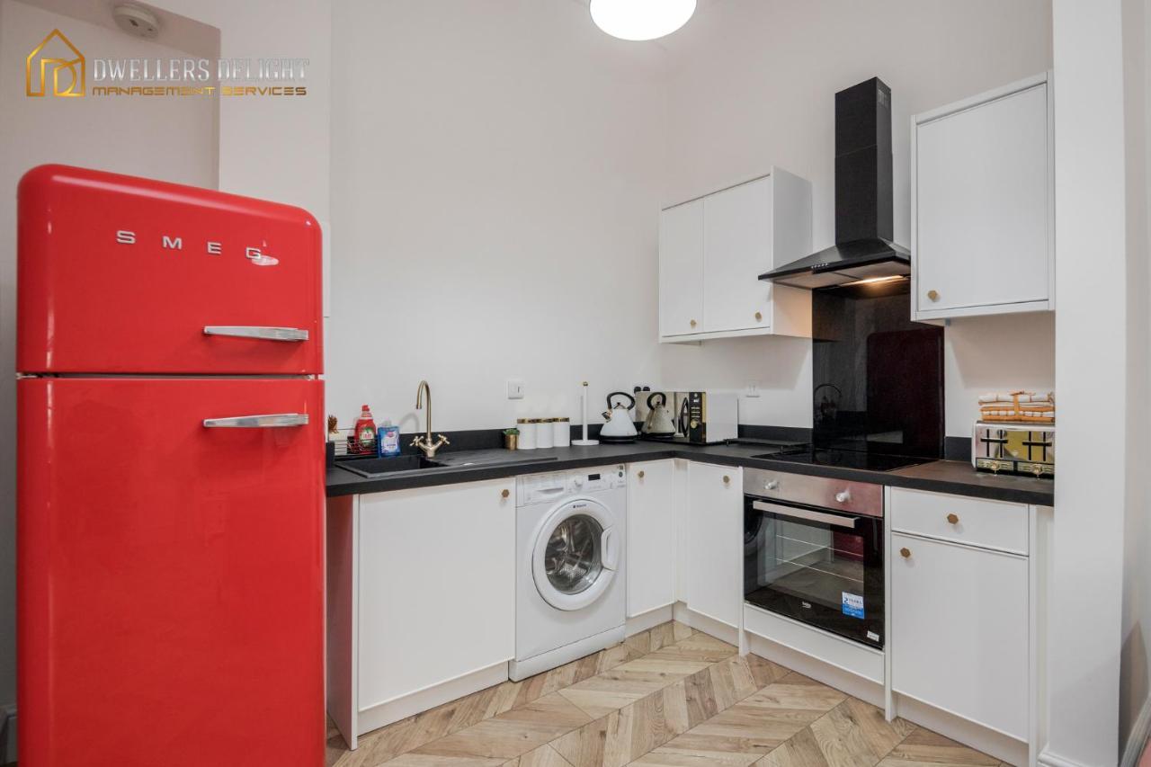 Entire 2 Bed Flat Plaistow,Canning Town Prime Location In Londres Exterior foto